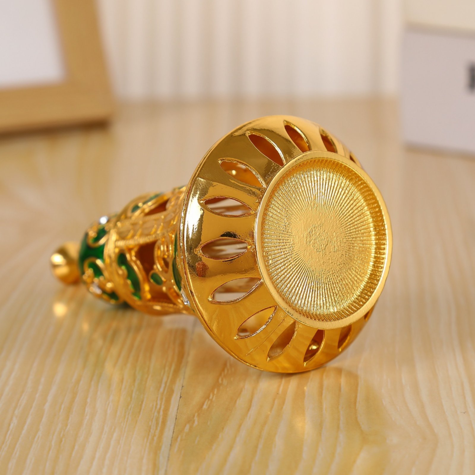 Home Decor Glass - زجاجة عطر مزخرفة على شكل جرس